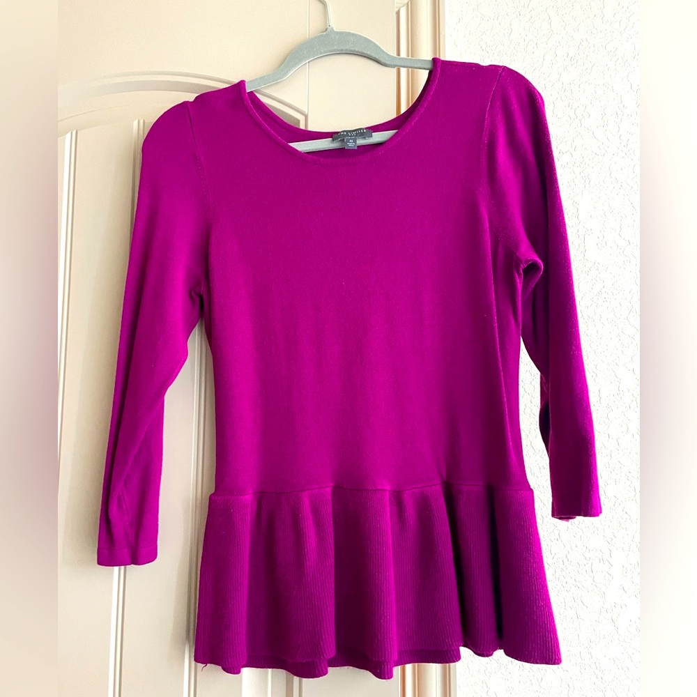 Beautiful sweater perfect for the office & fall